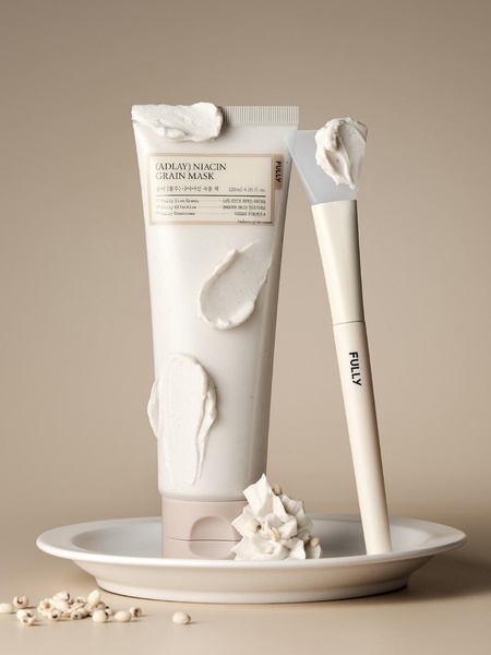 face mask, clay mask, skincare mask, exfoliating mask, face applicator brush, product demo, minimalist, calm, fresh, neutral