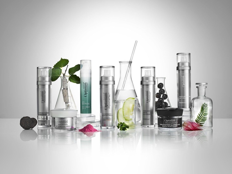 face cream, moisturizer, serum, skincare bottles, day cream, bestseller push, minimalist, calm, fresh, neutral