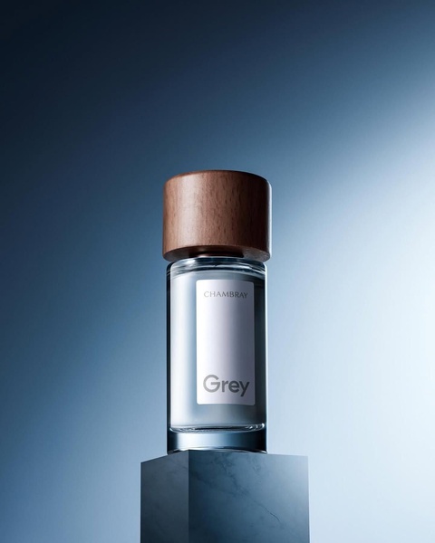 cologne, perfume, fragrance, scent, eau de toilette, men fragrance, brand awareness, minimalist, calm, luxurious, blue, neutral