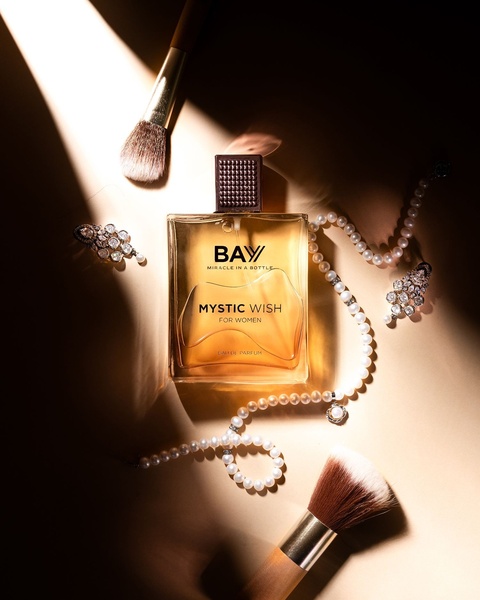 perfume, eau de parfum, fragrance, scent, women perfume, bestseller push, minimalist, editorial, luxurious, calm, neutral, gold