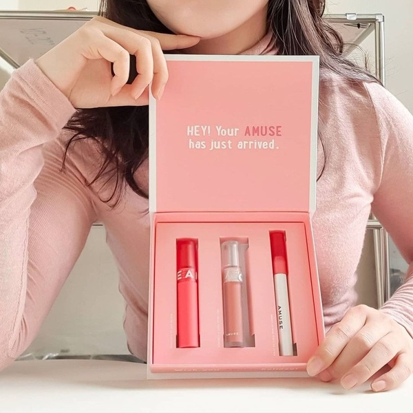 AMUSE Product Gift Box Unboxing
