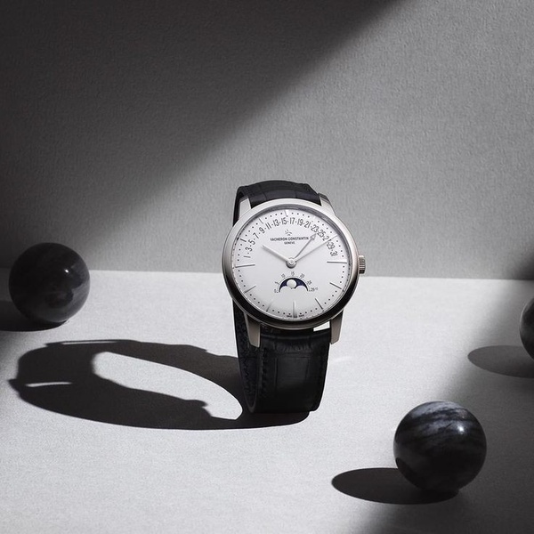 luxury watch, analog watch, leather strap watch, dress watch, wrist watch, brand awareness, minimalist, editorial, luxurious, calm, neutral