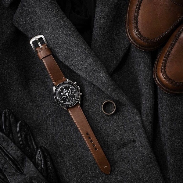 wrist watch, analog watch, leather strap watch, chronograph watch, mens watch, flat lay, editorial, luxurious, trustworthy, brown, neutral