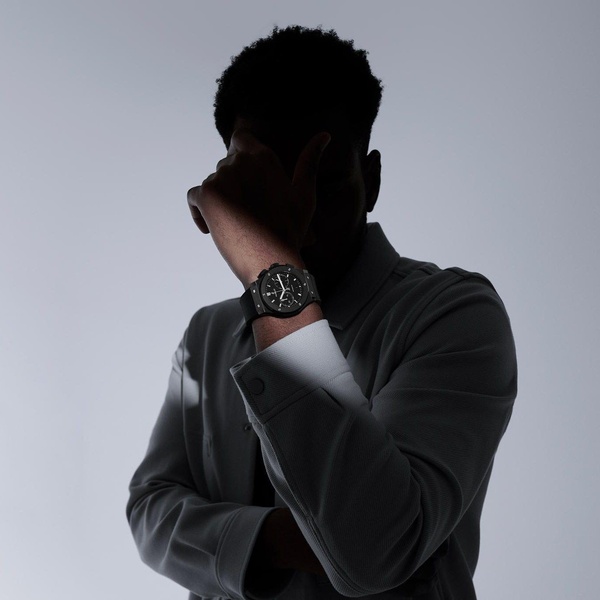 analog watch, luxury wristwatch, chronograph watch, mens watch, stainless steel watch, brand awareness, lifestyle, editorial, luxurious, calm, neutral, black