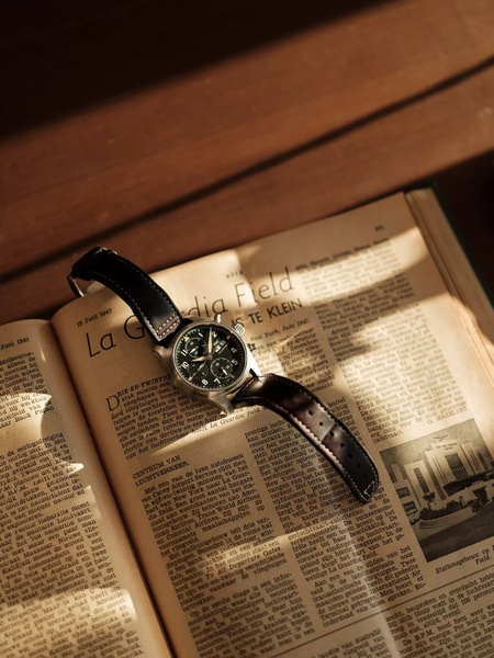 wrist watch, analog watch, leather strap watch, chronograph watch, luxury watch, brand awareness, editorial, lifestyle, calm, luxurious, brown, neutral