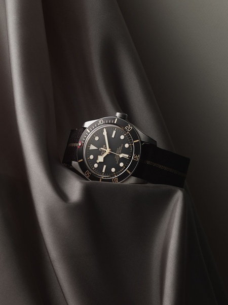 wristwatch, analog watch, luxury watch, sport watch, timepiece, brand awareness, minimalist, editorial, luxurious, calm, neutral, black