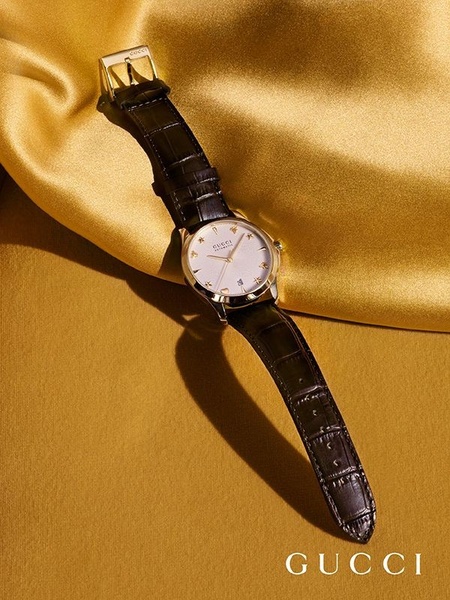 leather strap watch, analog watch, gold bezel watch, automatic watch, wrist watch, bestseller push, brand awareness, editorial, minimalist, luxurious, calm, gold, brown