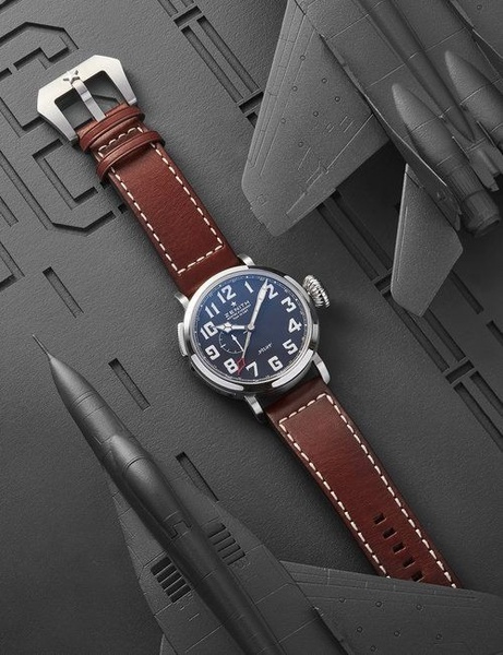 leather strap watch, pilot watch, analog watch, wristwatch, luxury watch, bestseller push, new arrival, minimalist, editorial, luxurious, trustworthy, neutral, brown, blue