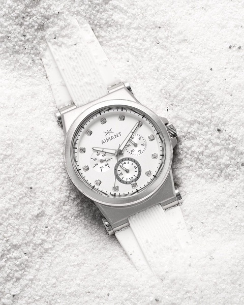 wrist watch, analog watch, chronograph watch, white watch, diamond watch, stainless steel watch, bestseller push, minimalist, lifestyle, calm, luxurious, neutral