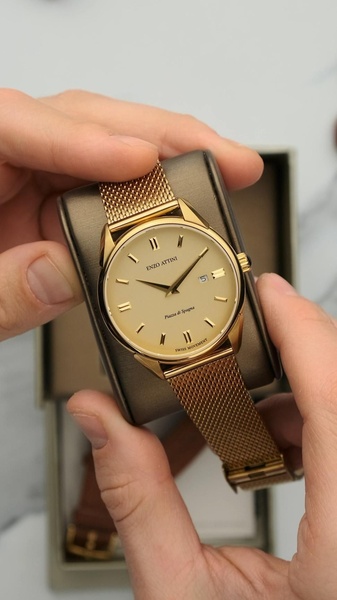 gold watch, mesh strap watch, wrist watch, analog watch, dress watch, bestseller push, lifestyle, minimalist, luxurious, trustworthy, gold, neutral