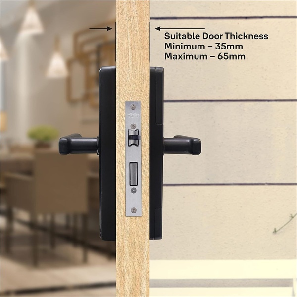 A clean, technical demonstration showing the required door thickness for a smart lock installation using a clear side-profile diagram.