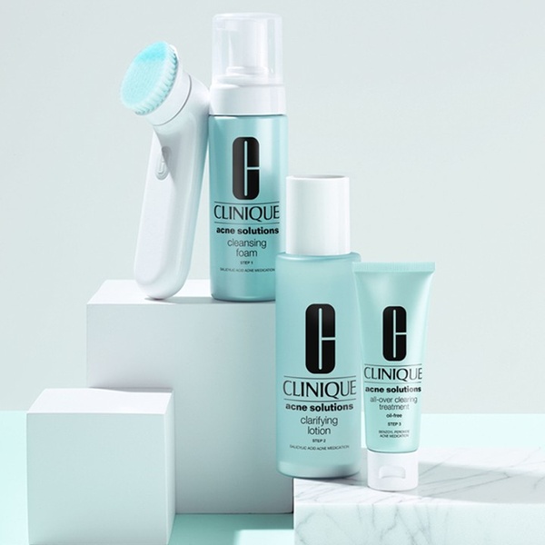 acne skincare set, face wash foam, clarifying lotion, acne treatment kit, facial cleansing set, skin clearing products, bundle offer, product launch, minimalist, editorial, fresh, trustworthy, blue, neutral