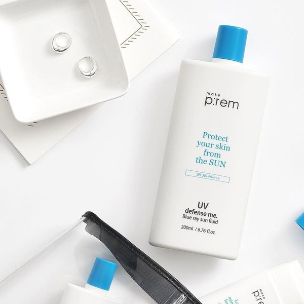 sunscreen, sun protection, sun fluid, uv protection, face sunscreen, spf lotion, bestseller push, minimalist, flat lay, fresh, calm, neutral, blue