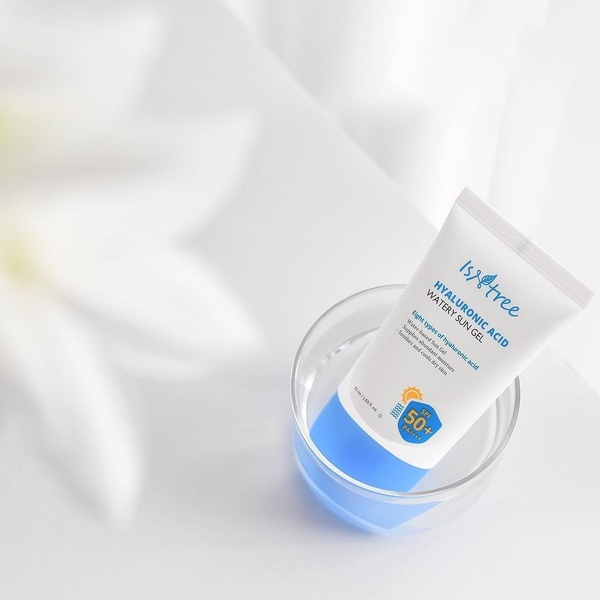 sunscreen, sun protection, sun gel, face sunscreen, uv protection, bestseller push, minimalist, calm, fresh, neutral, blue