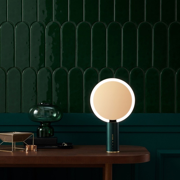 makeup mirror, vanity mirror, lighted mirror, desktop mirror, led makeup mirror, bestseller push, minimalist, editorial, luxurious, calm, green, neutral