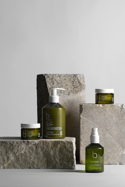 body lotion, muscle balm, skincare set, natural deodorant, body care, bestseller push, minimalist, editorial, calm, luxurious, neutral, green