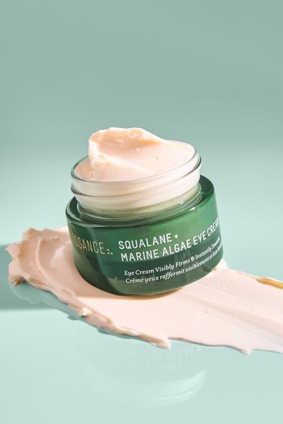 eye cream, under eye cream, moisturizing cream, facial cream, skincare product, bestseller push, minimalist, fresh, calm, green, pastel