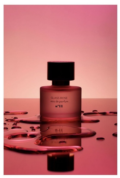 perfume, eau de parfum, fragrance, scent, cologne, brand awareness, minimalist, editorial, luxurious, calm, pink, purple