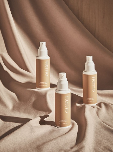 face moisturizer, skin cream, moisturizing lotion, face lotion, skincare cream, bestseller push, minimalist, editorial, calm, luxurious, neutral, brown