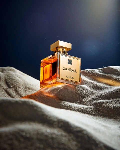 perfume, cologne, fragrance, parfum, scent, brand awareness, minimalist, luxurious, gold, neutral, blue