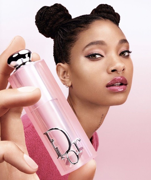 lip gloss, lip shine, lip color, beauty product, lip makeup, bestseller push, editorial, lifestyle, luxurious, fresh, pink, neutral