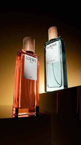 perfume, fragrance, eau de toilette, cologne, scent, brand awareness, minimalist, editorial, luxurious, calm, neutral, gold, purple