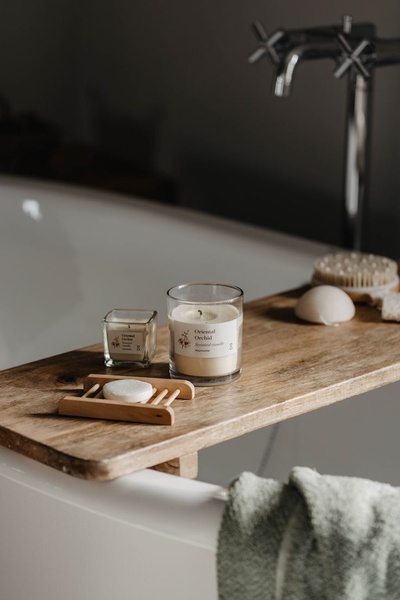 scented candle, glass jar candle, home fragrance, aromatic candle, wax candle, bestseller push, lifestyle, minimalist, calm, luxurious, neutral, brown
