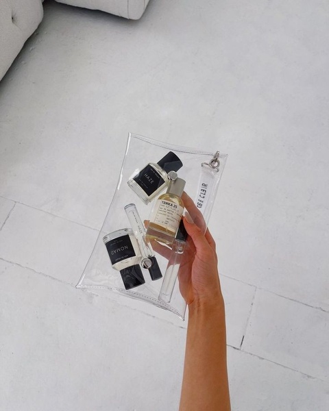 perfume set, fragrance collection, travel perfume, scent sampler, mini perfume, new arrival, gift guide, minimalist, lifestyle, calm, luxurious, neutral
