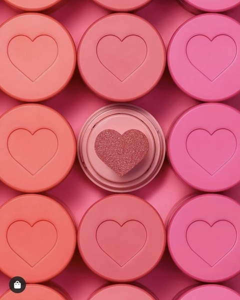 blush compact, powder blush, makeup compact, cosmetic compact, cheek color, bestseller push, minimalist, flat lay, playful, fresh, pink
