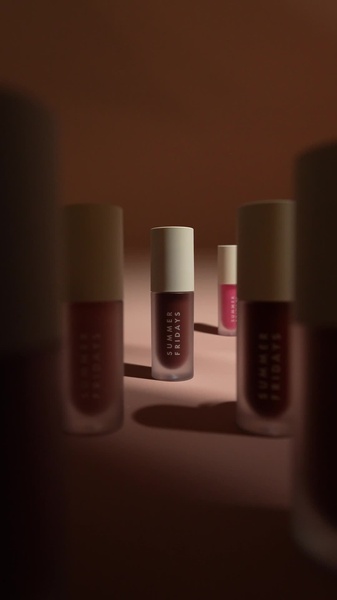 lip gloss, lip oil, lip makeup, liquid lipstick, tinted lip oil, brand awareness, minimalist, calm, luxurious, brown, neutral