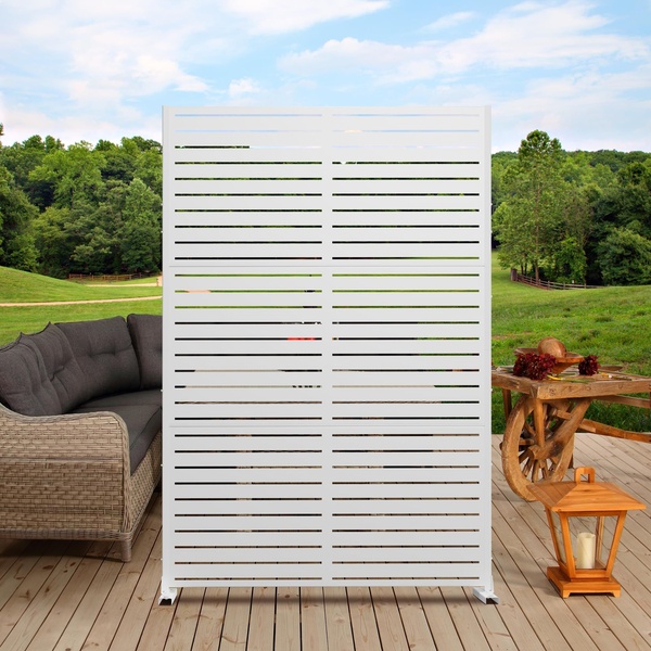 privacy screen, outdoor room divider, patio partition, garden screen, slatted screen, freestanding privacy panel, product demo, lifestyle, calm, fresh, neutral, green