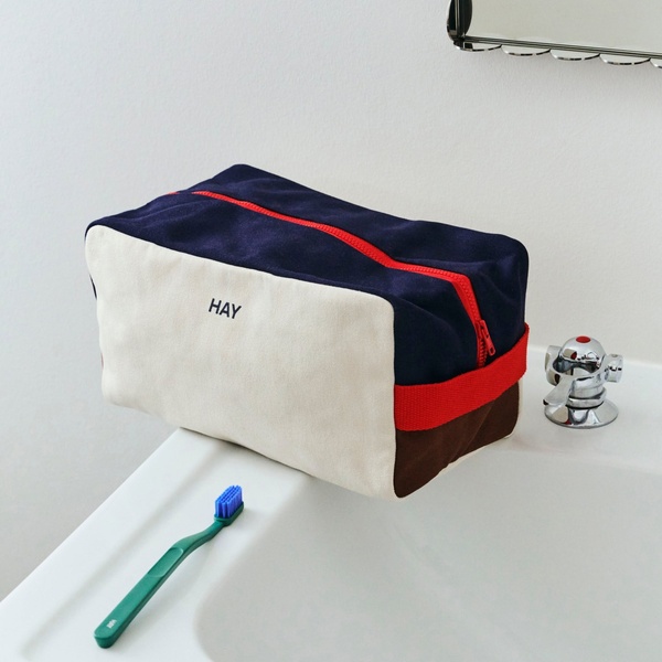 toiletry bag, travel pouch, cosmetic bag, makeup bag, dopp kit, toiletry organizer, new arrival, minimalist, lifestyle, calm, fresh, neutral, blue, red