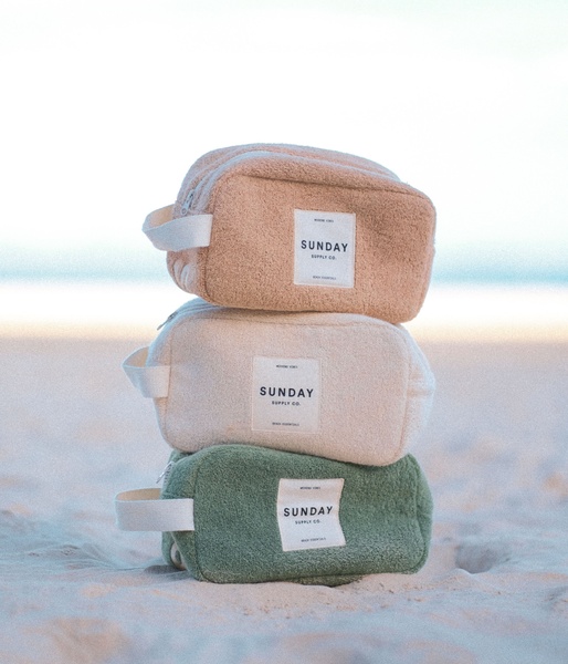 toiletry bag, travel pouch, cosmetic bag, wash bag, toiletry kit, bestseller push, lifestyle, outdoor, calm, fresh, neutral, green, pastel