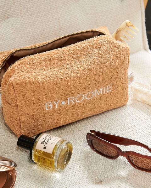 toiletry bag, cosmetic pouch, makeup bag, travel pouch, toiletry case, new arrival, brand awareness, minimalist, lifestyle, calm, trustworthy, neutral, brown