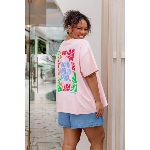 graphic t-shirt, oversized tee, pink t-shirt, cotton t-shirt, casual tee, brand awareness, lifestyle, playful, fresh, pink, blue, neutral