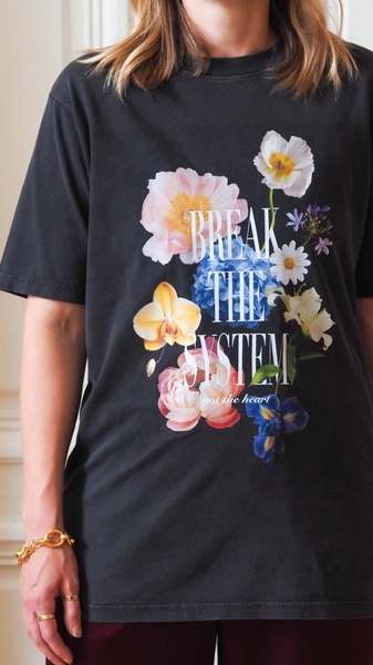 graphic t-shirt, cotton t-shirt, printed tee, casual t-shirt, short sleeve shirt, new arrival, lifestyle, calm, black, pink