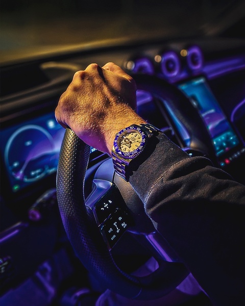wrist watch, analog watch, steel watch, luxury watch, mens watch, brand awareness, lifestyle, energetic, luxurious, purple, black, neutral