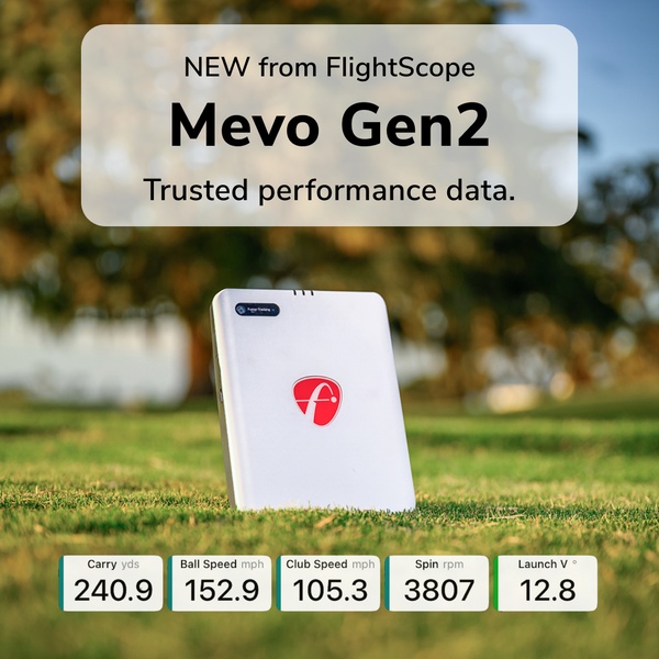 This creative showcases a high-tech golf launch monitor against a natural outdoor backdrop, highlighting its core performance metrics clearly for potential buyers.