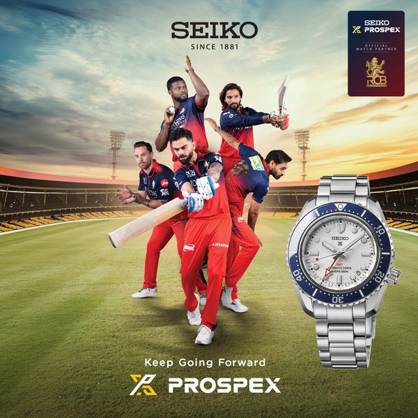 wrist watch, analog watch, stainless steel watch, dive watch, gmt watch, mens watch, brand awareness, lifestyle, energetic, trustworthy, blue, neutral, yellow