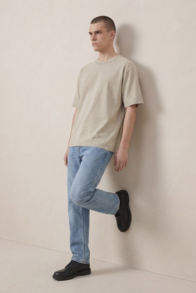 t-shirt, crew neck tee, short sleeve shirt, cotton t-shirt, casual tee, new arrival, minimalist, lifestyle, calm, trustworthy, neutral