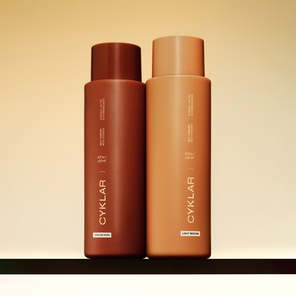 self tanning lotion, tanning essence, self tanner, tanning milk, skincare, bestseller push, minimalist, calm, luxurious, neutral, brown