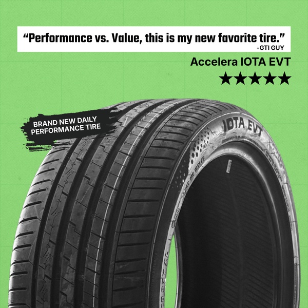 A high-contrast testimonial ad featuring a customer quote and a 5-star rating alongside the product image.