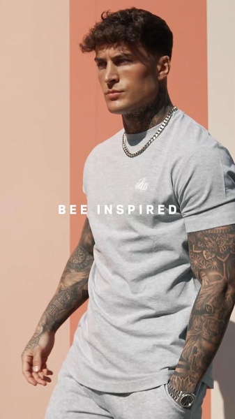 t-shirt, crew neck tee, logo t-shirt, short sleeve shirt, casual top, cotton tee, brand awareness, new arrival, editorial, lifestyle, bold, luxurious, neutral, pink, orange