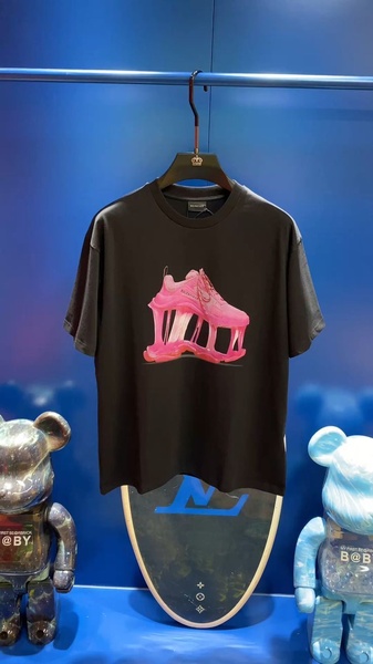 graphic t-shirt, cotton t-shirt, crewneck t-shirt, short sleeve shirt, casual tee, new arrival, minimalist, bold, playful, blue, black, pink