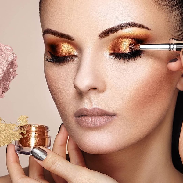 eyeshadow, shimmer eyeshadow, makeup pigment, eyeshadow pot, metallic eyeshadow, bestseller push, product demo, lifestyle, editorial, luxurious, warm, gold, brown, neutral