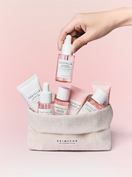skincare set, face serum, facial toner, cleansing foam, moisturizing cream, skin care products, new arrival, bestseller push, minimalist, lifestyle, fresh, calm, pink, neutral