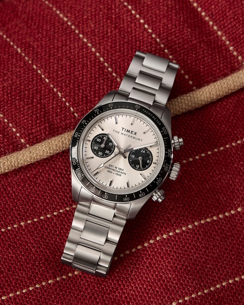 chronograph watch, analog watch, stainless steel watch, mens wrist watch, bracelet watch, bestseller push, minimalist, trustworthy, luxurious, red, neutral