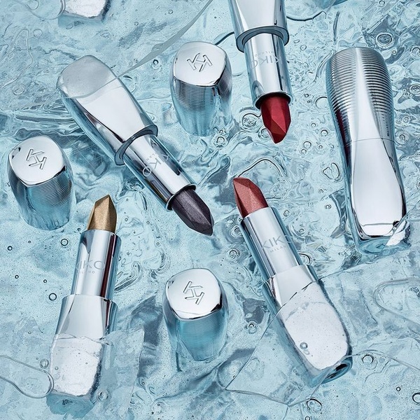 lipstick, makeup, cosmetics, lip color, beauty products, bestseller push, minimalist, flat lay, fresh, luxurious, blue, neutral
