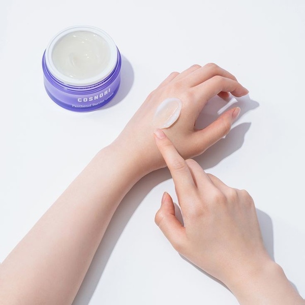 face cream, moisturizing cream, skin barrier cream, facial moisturizer, skincare cream, product demo, minimalist, lifestyle, calm, fresh, neutral, purple