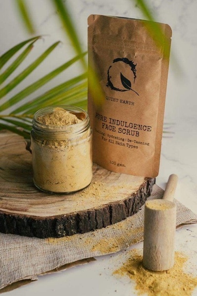 face scrub, exfoliating scrub, facial exfoliator, natural face scrub, skincare powder, product demo, lifestyle, minimalist, calm, fresh, neutral, brown